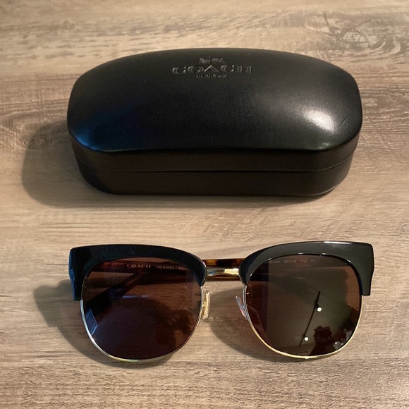 Coach Bobbie Sunglasses - Picture 4 of 7